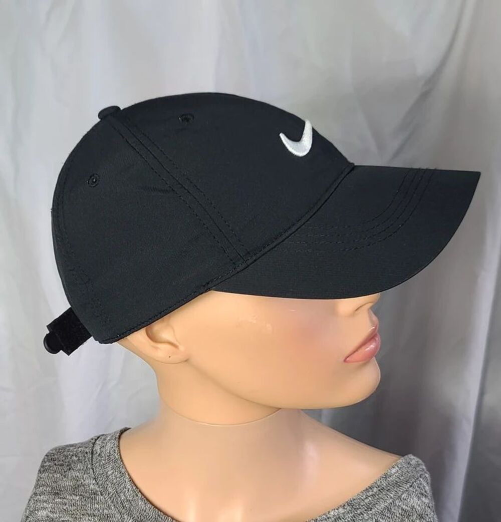 Nike Golf Hat Black Adjustable strap Swoosh Lightweight
